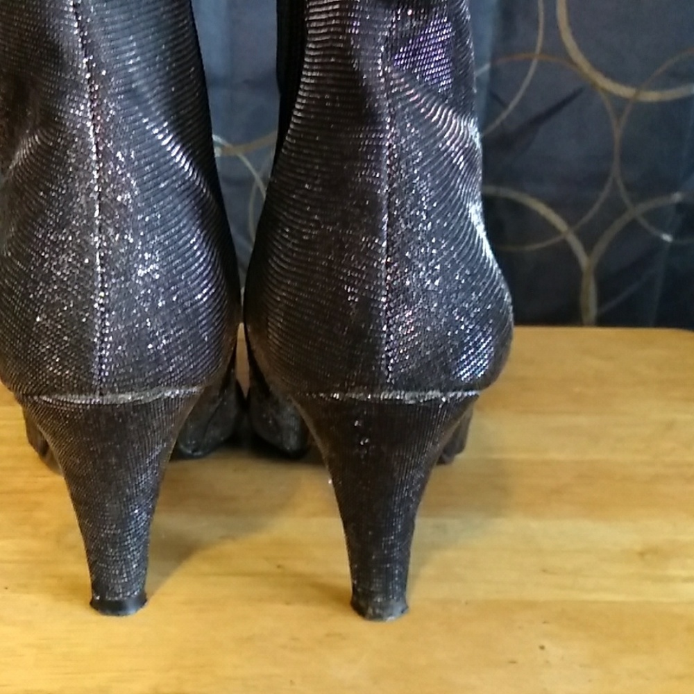 Boots - Picture 3 of 3